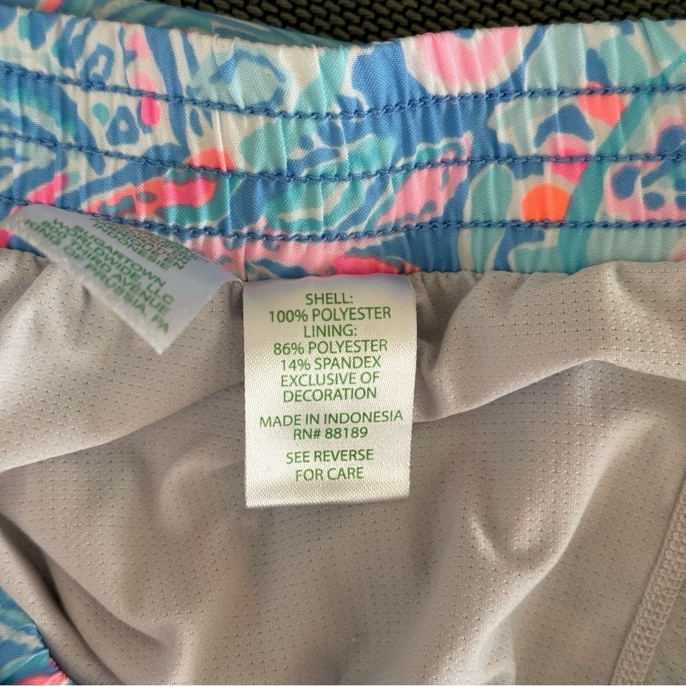 LILLY PULITZER Luxletic Ocean Trail Shorts Zanzibar Blue Fish Kiss - Picture 9 of 9
